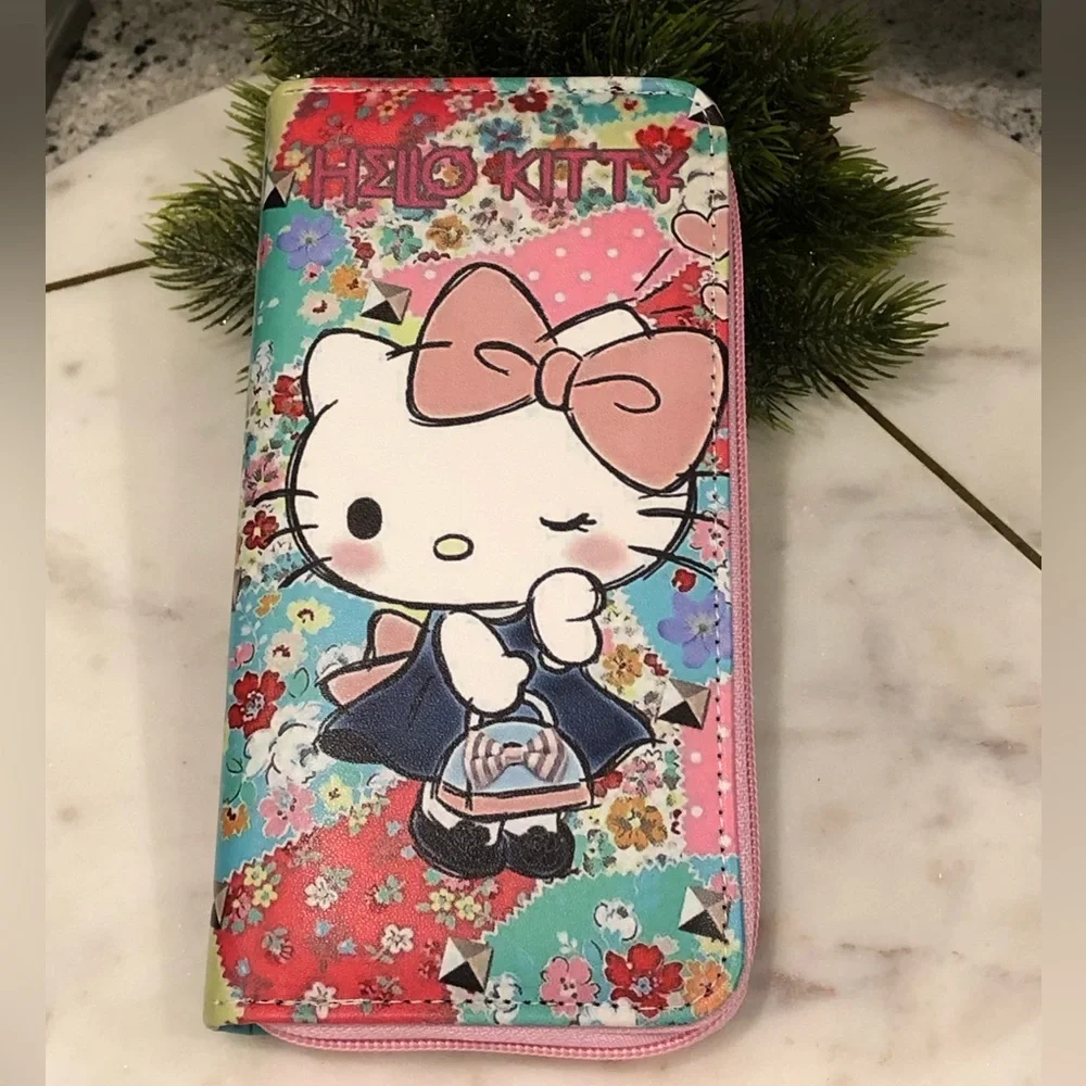 ✨NWT✨ Hello Kitty Zipper Patchwork Floral Kitty Sketch Card Wallet - Picture 2 of 8